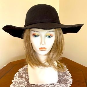 Floppy-brimmed Felt Hat